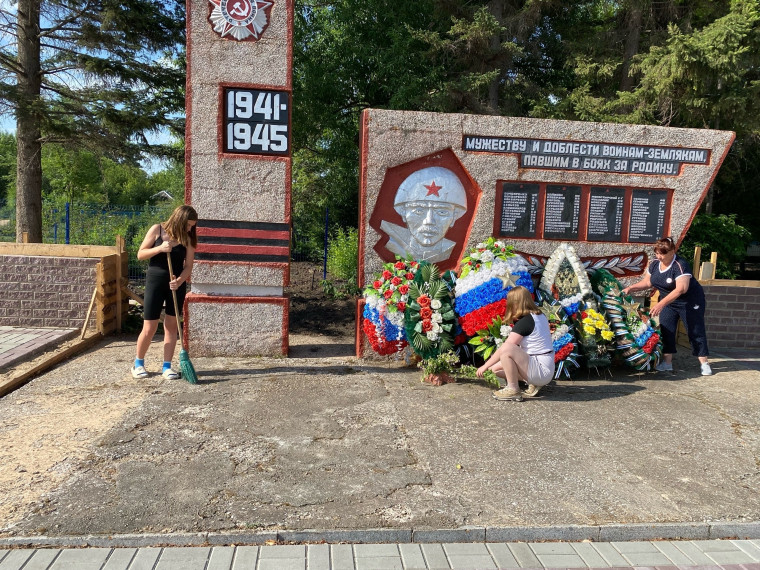 Акция "Чистый обелиск".
